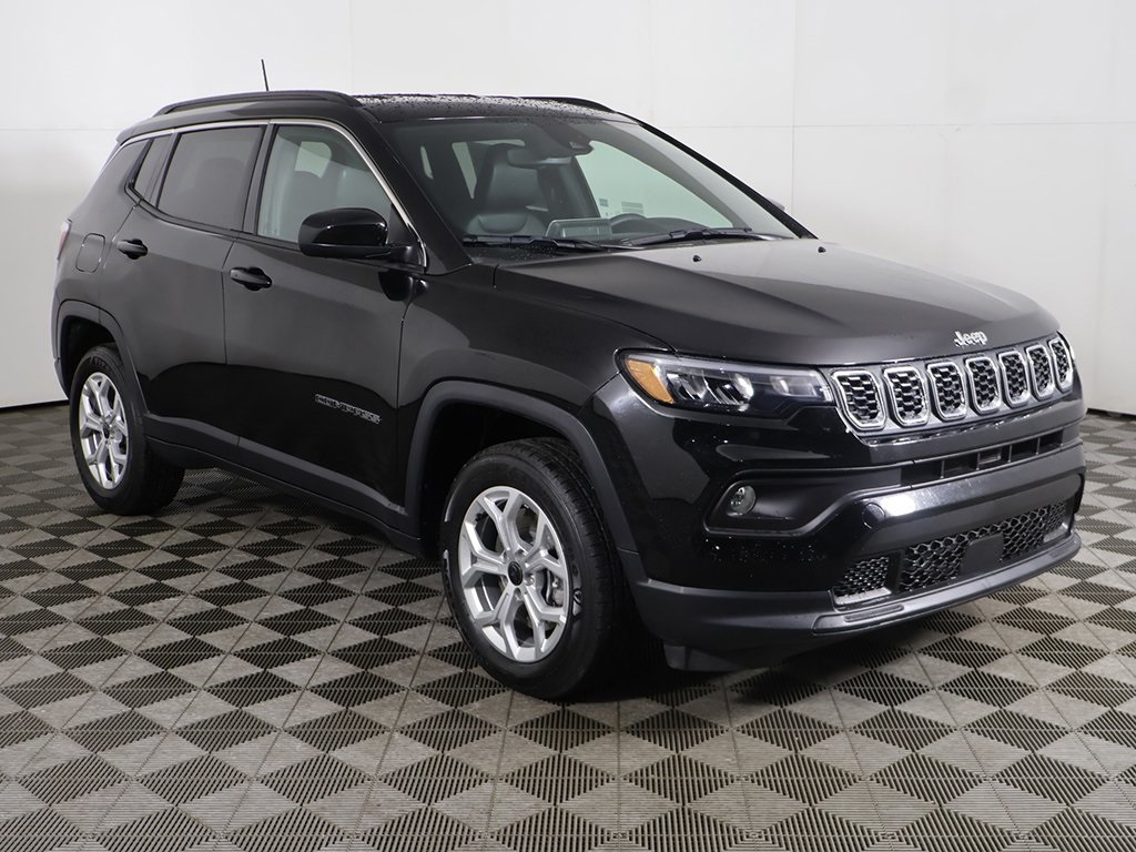 2025 Jeep Compass Latitude photo 2