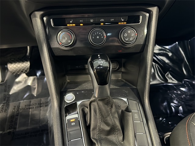 2024 Volkswagen Tiguan Wolfsburg Edition photo 17