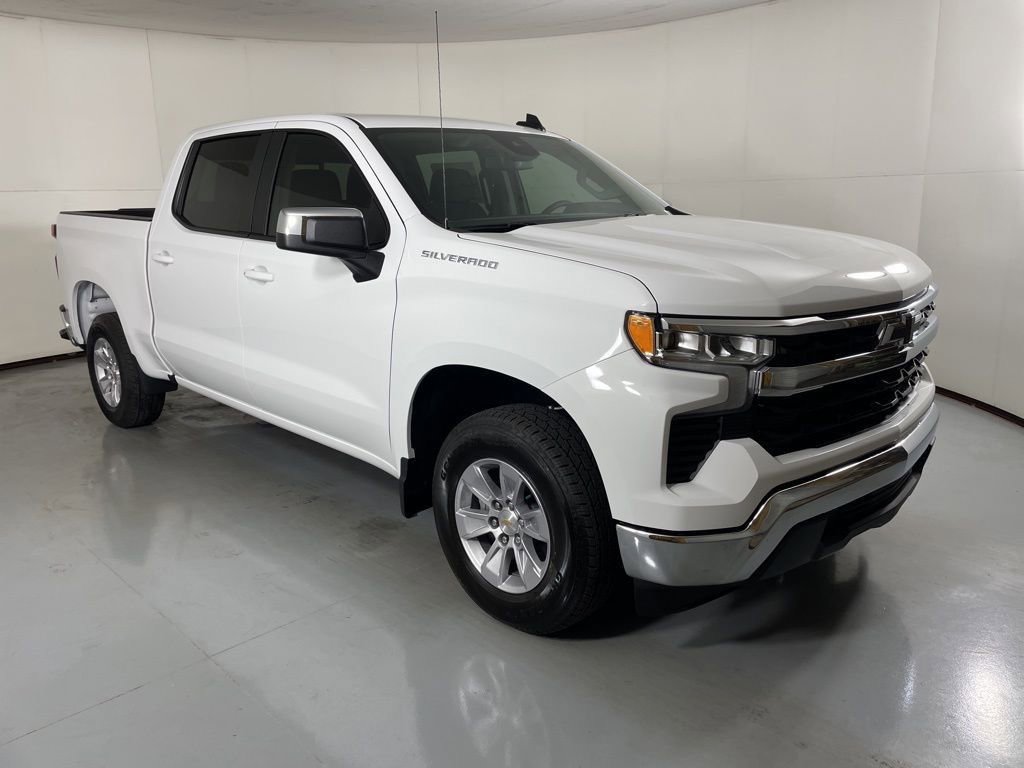 2026 Chevrolet Silverado 1500 LT photo 2