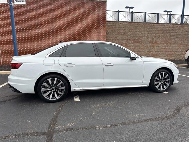 2022 Audi A4 40 Premium photo 5