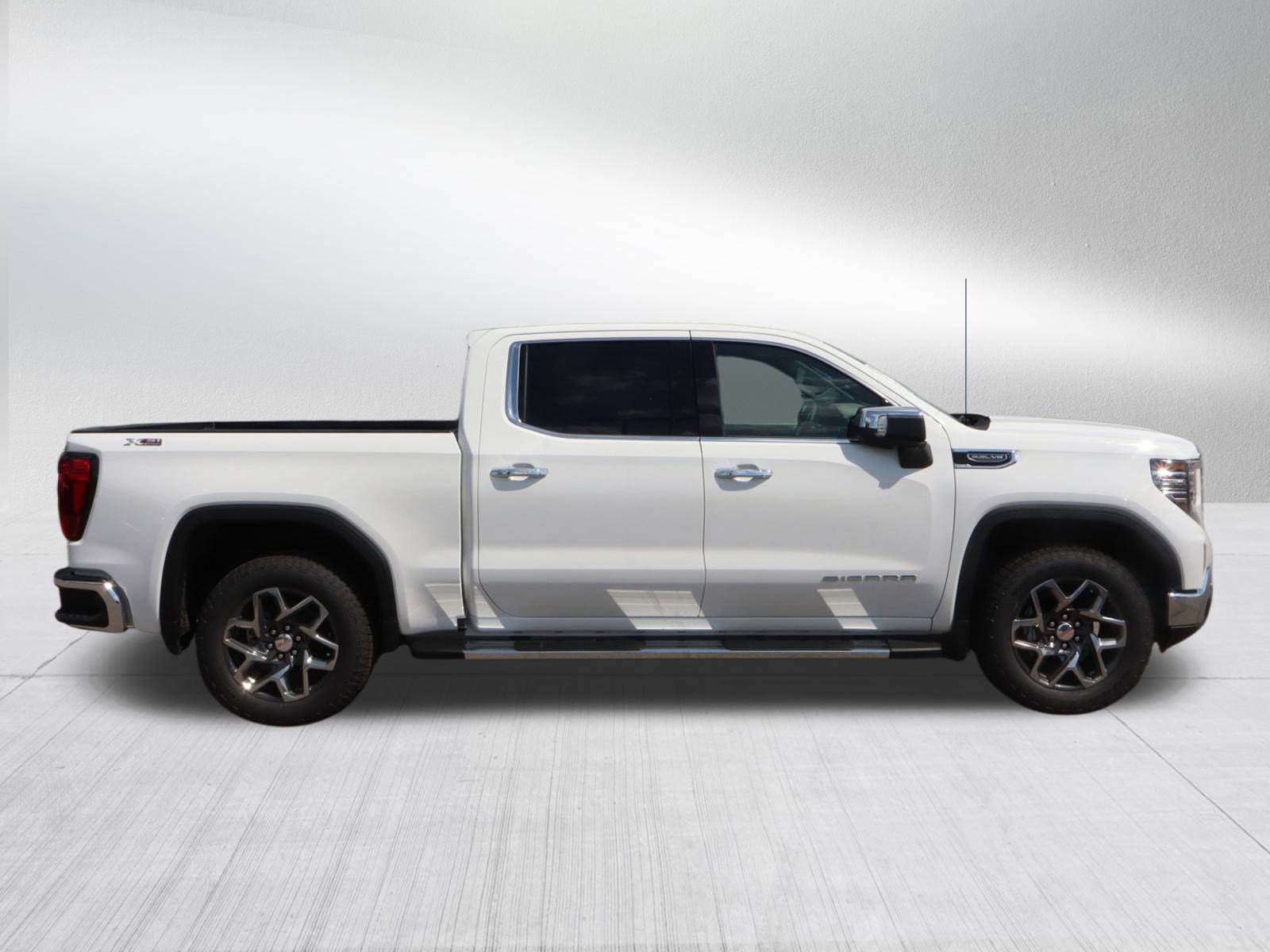 2026 Gmc Sierra 1500 SLT photo 8
