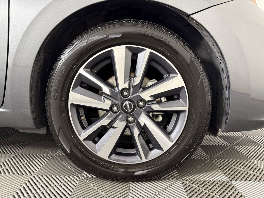 2023 Nissan Versa SV photo 10