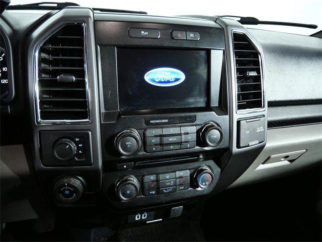 2016 Ford F-150 XLT photo 18