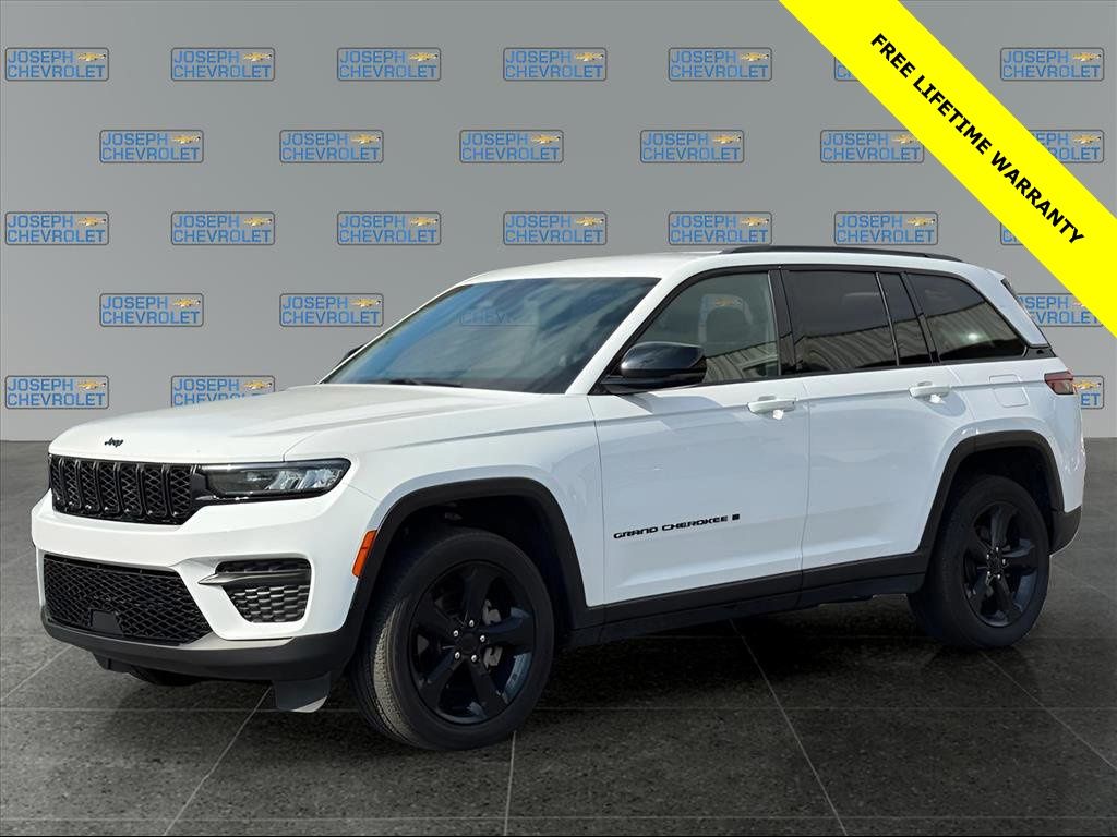 2023 Jeep Grand Cherokee Altitude's photo