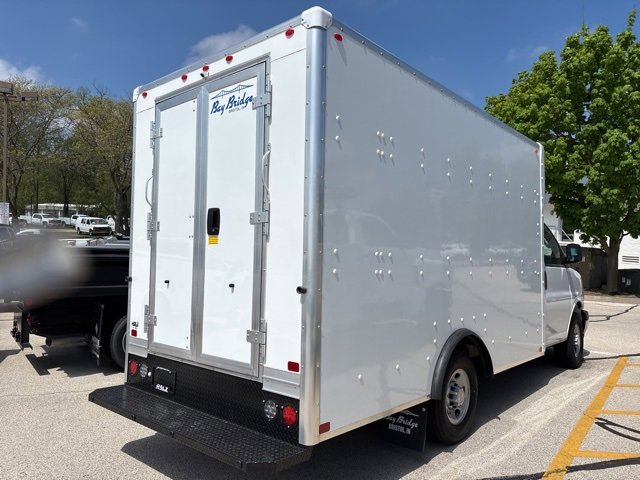 2024 Chevrolet Express Cutaway 3500 photo 3
