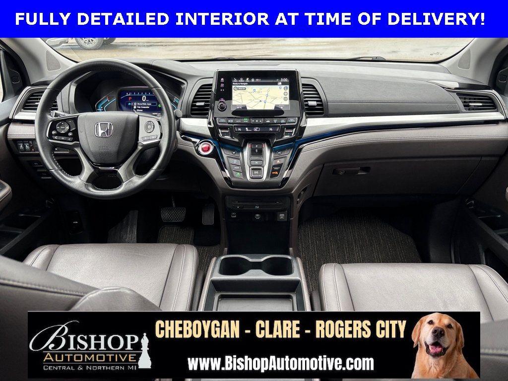 2023 Honda Odyssey Touring photo 4