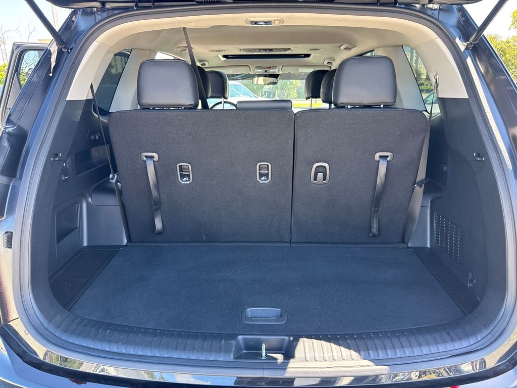 2024 Kia Telluride S photo 18