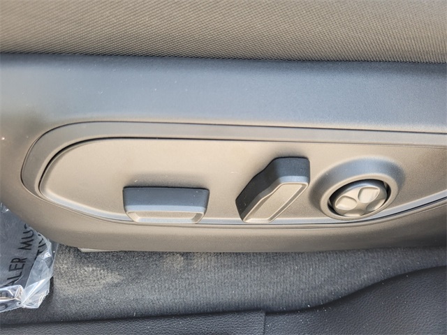 2025 Jeep Grand Cherokee Laredo X photo 2