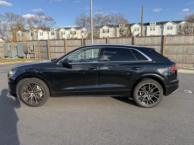 2022 Audi Q8 55 Prestige photo 2