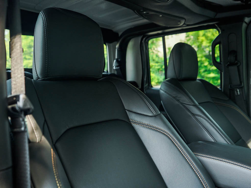 2025 Jeep Gladiator Sport photo 9