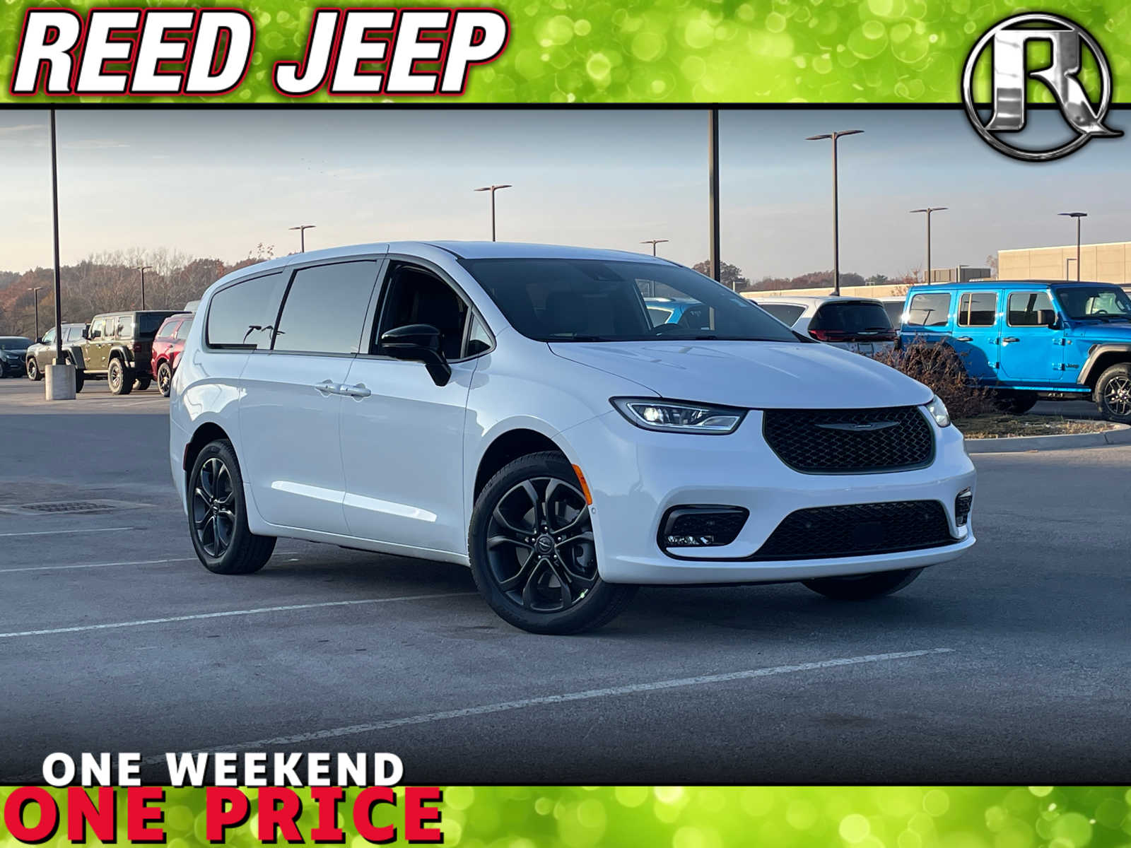 2026 Chrysler Pacifica Select's photo