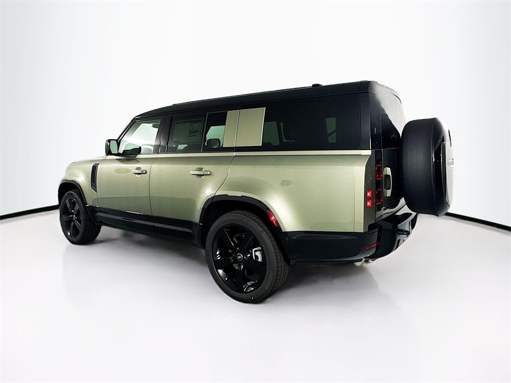 2025 Land Rover Defender 130 X-Dynamic SE photo 6