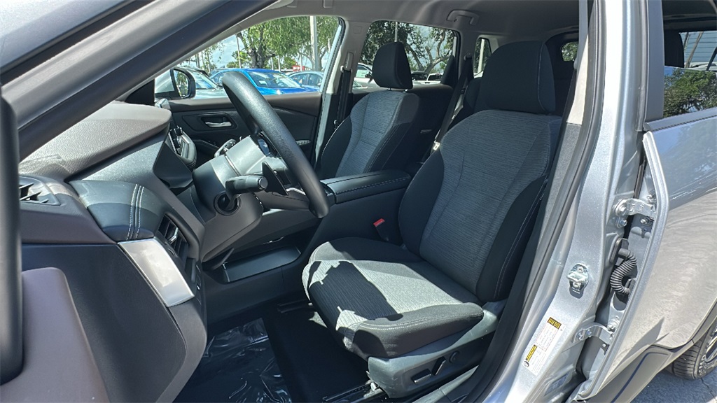 2023 Nissan Rogue SV photo 25
