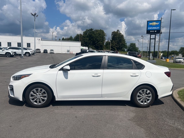 2021 Kia Forte FE photo 2