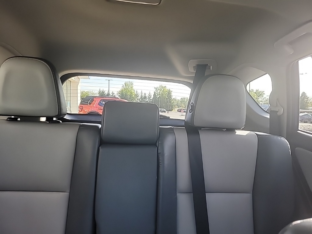2015 Toyota RAV4 Limited photo 9