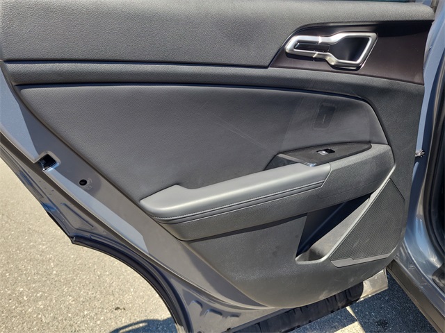 2025 Kia Sportage EX photo 13