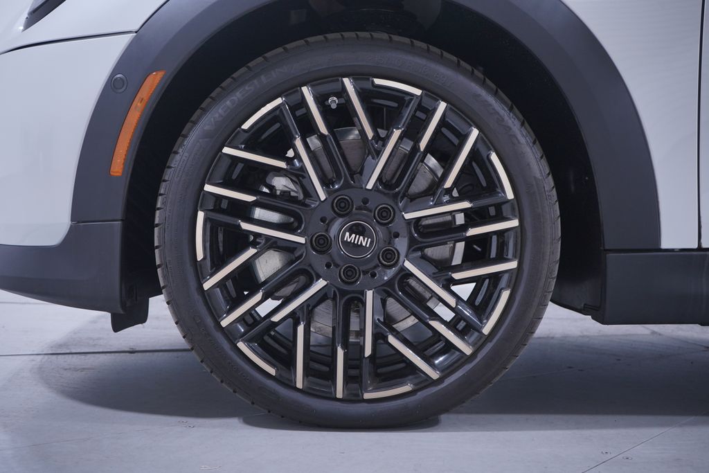 2025 Mini Cooper Signature photo 2