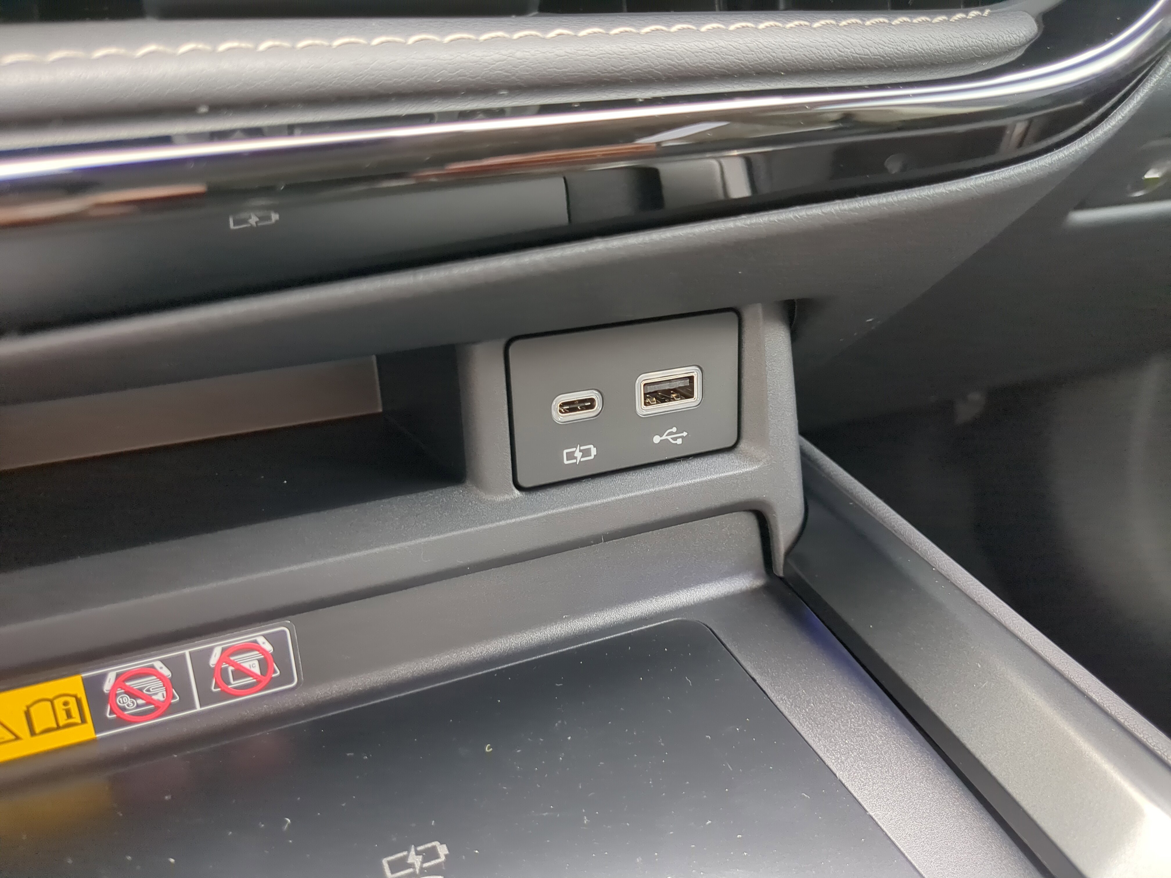 2025 Lexus NX 450h+ Luxury AWD photo 18