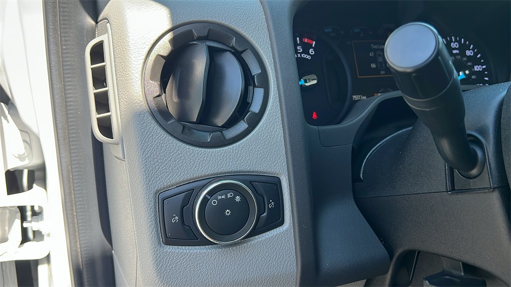 2023 Ford E-350 photo 8