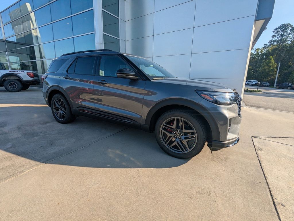 2025 Ford Explorer ST photo 2