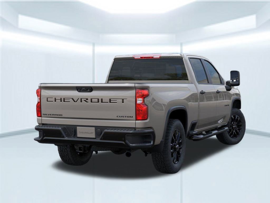 2026 Chevrolet Silverado 2500HD Custom photo 4