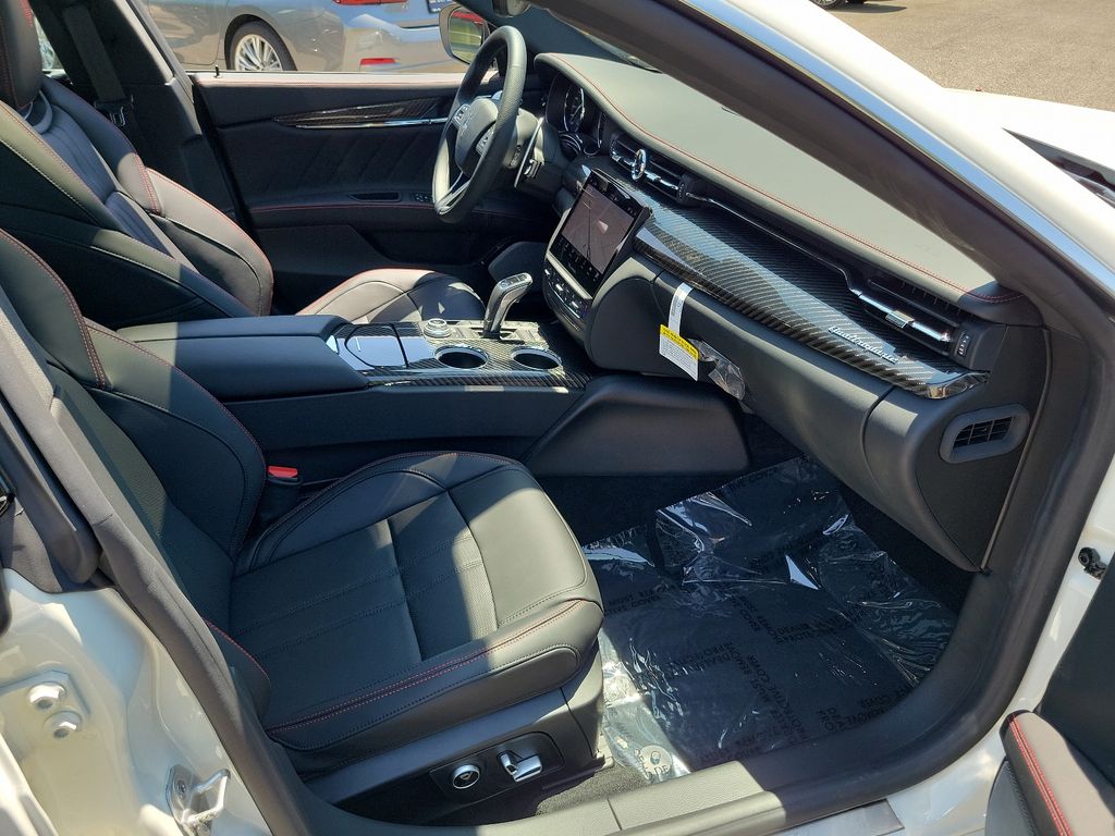 2024 Maserati Quattroporte Modena Q4 photo 14