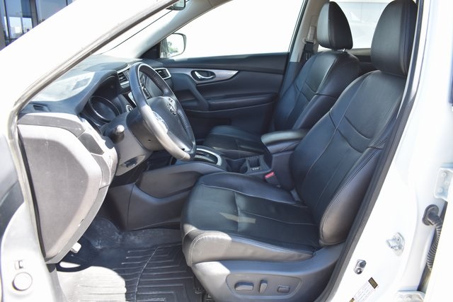 2016 Nissan Rogue SL photo 8