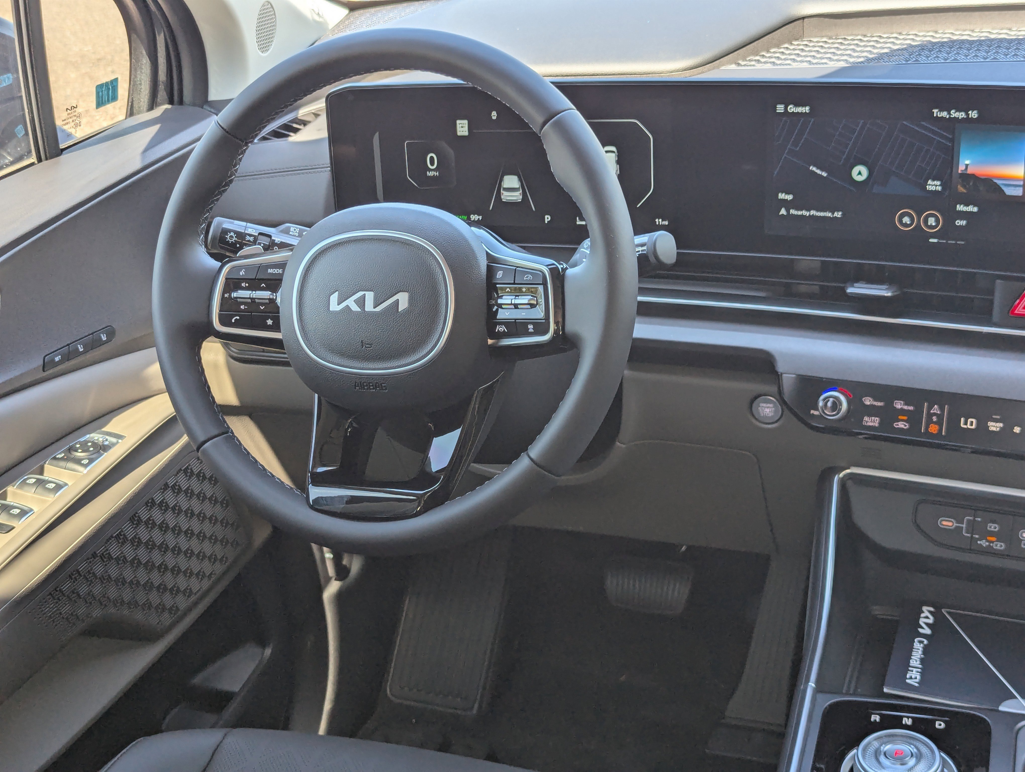 2026 Kia Carnival SX photo 2