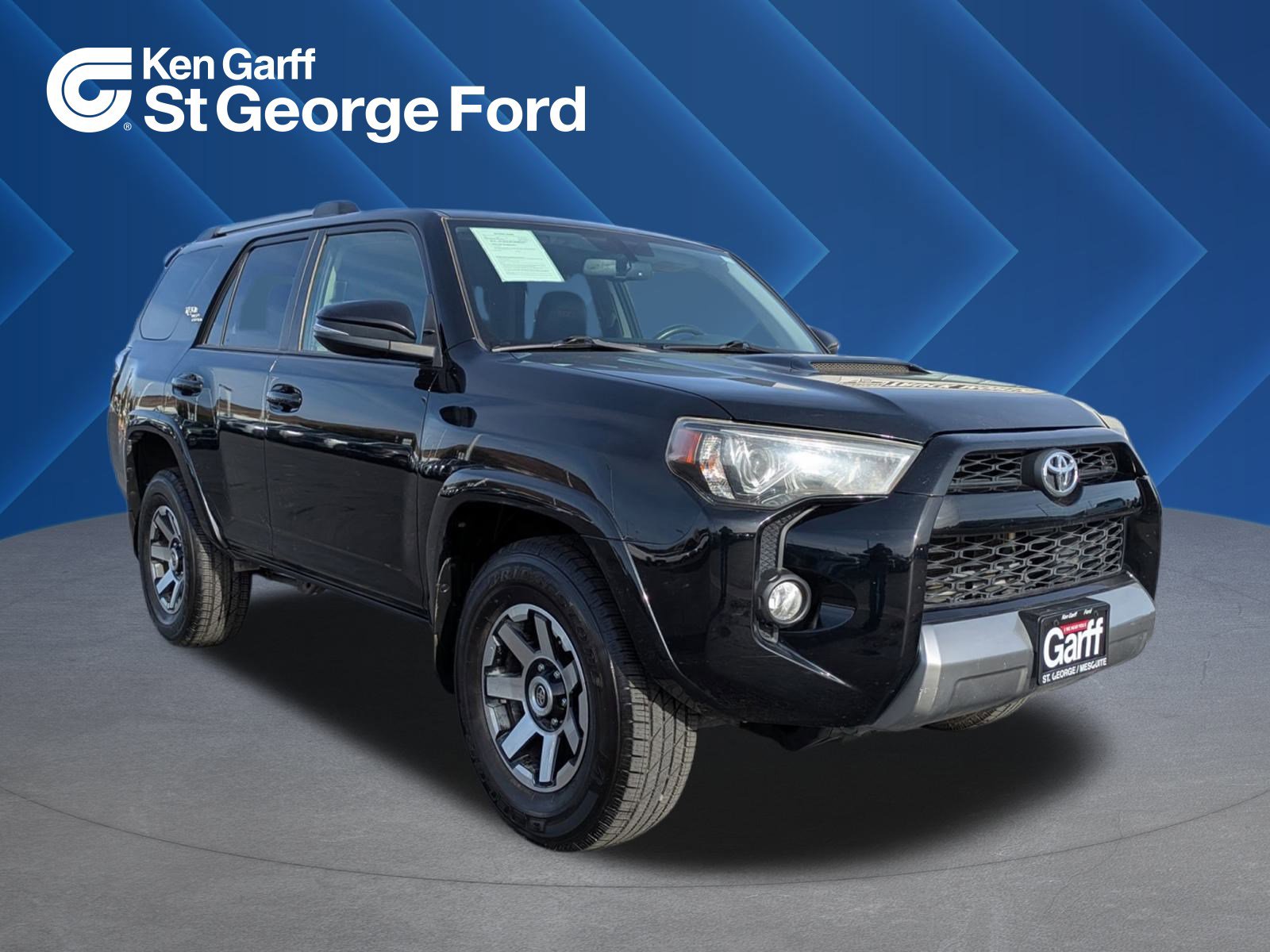 2017 Toyota 4Runner Off-Road Premium's photo