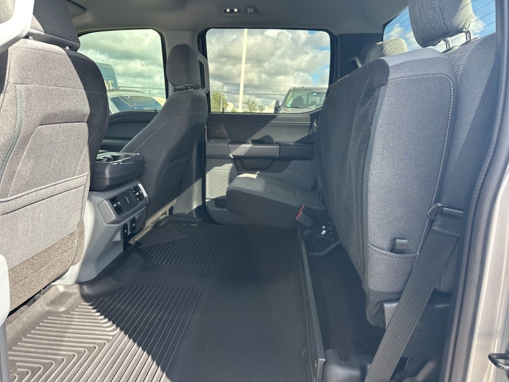 2022 Ford F-150 XLT photo 32