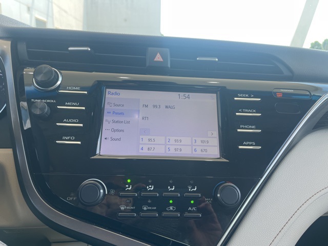 2018 Toyota Camry LE photo 16