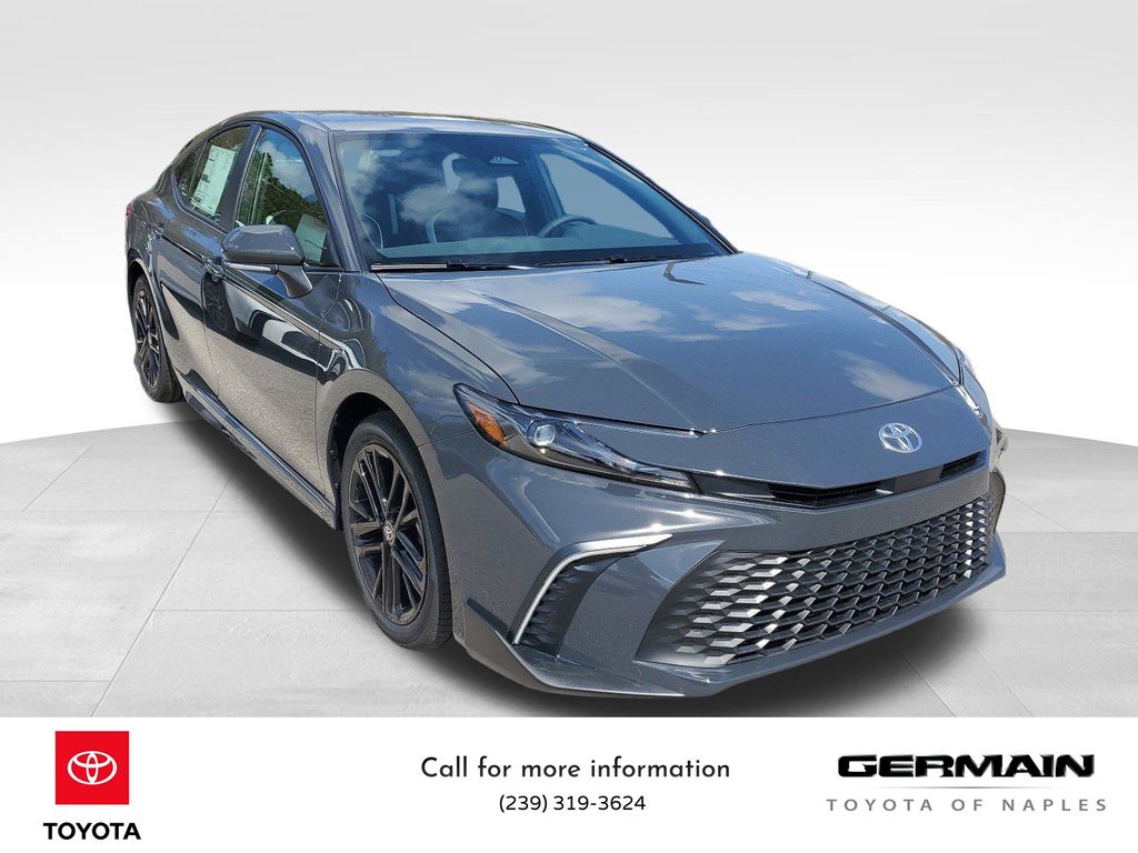 2025 Toyota Camry SE photo 3