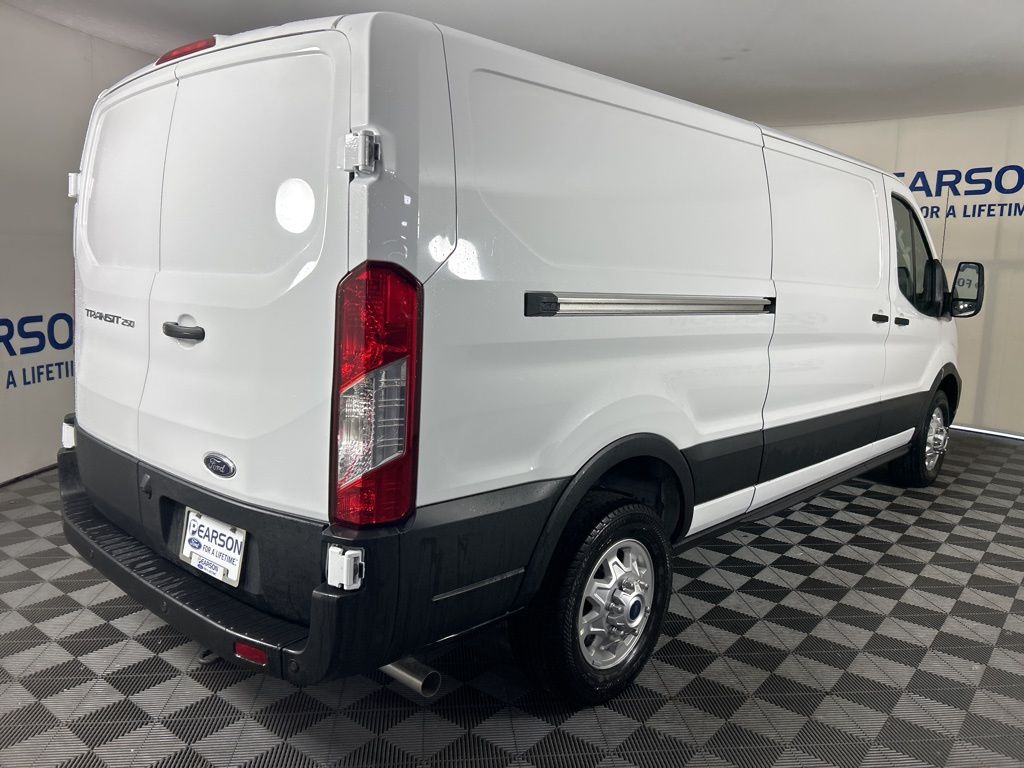 2025 Ford Transit Cargo Van photo 4