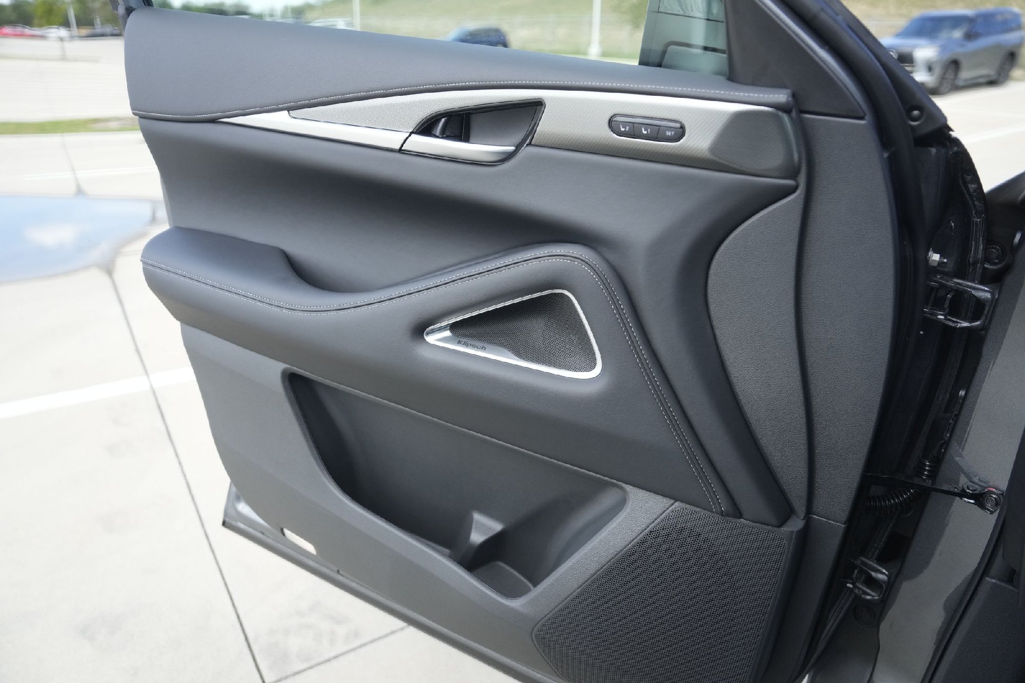 2026 Infiniti QX60 Luxe photo 12