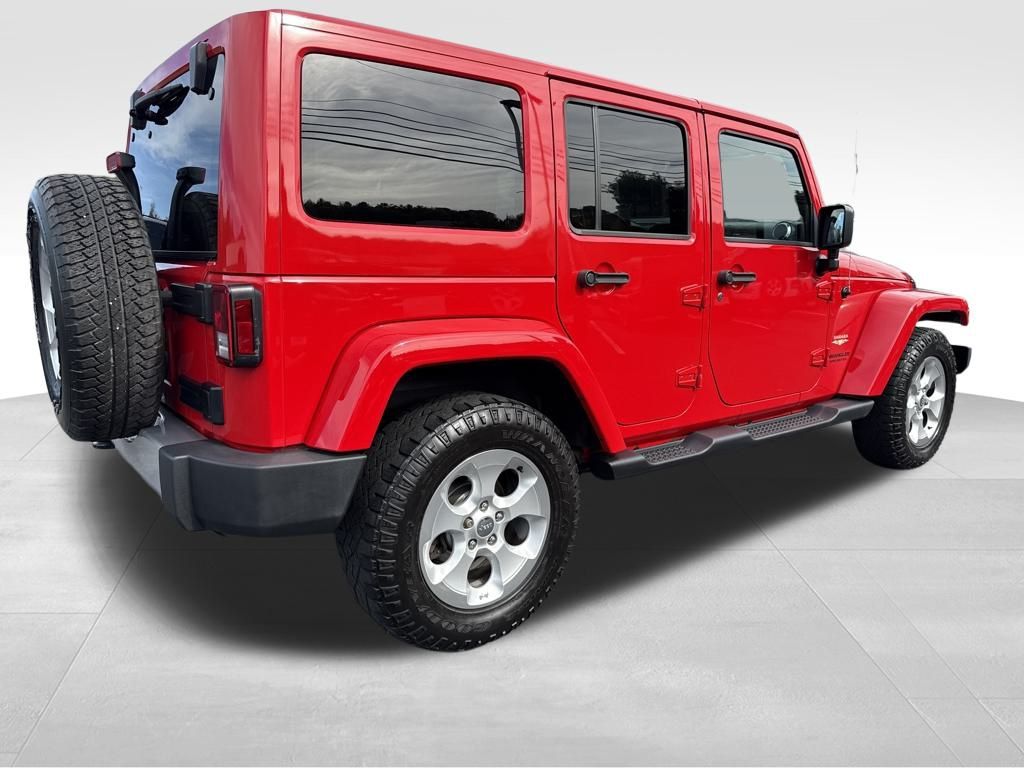2015 Jeep Wrangler Unlimited Sahara photo 7