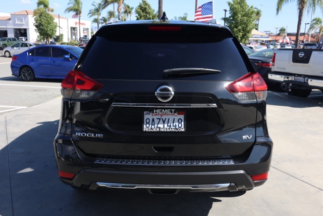 2018 Nissan Rogue SV photo 3