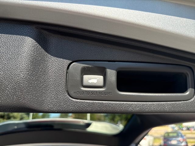 2022 Honda CR-V Touring photo 41