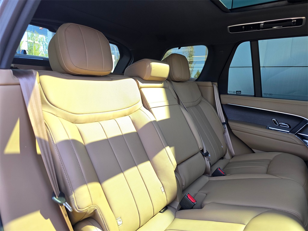 2025 Land Rover Range Rover SE photo 28