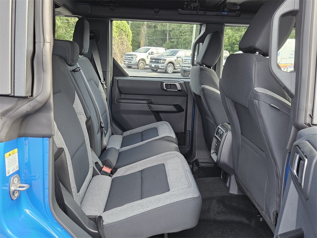 2025 Ford Bronco Base photo 13