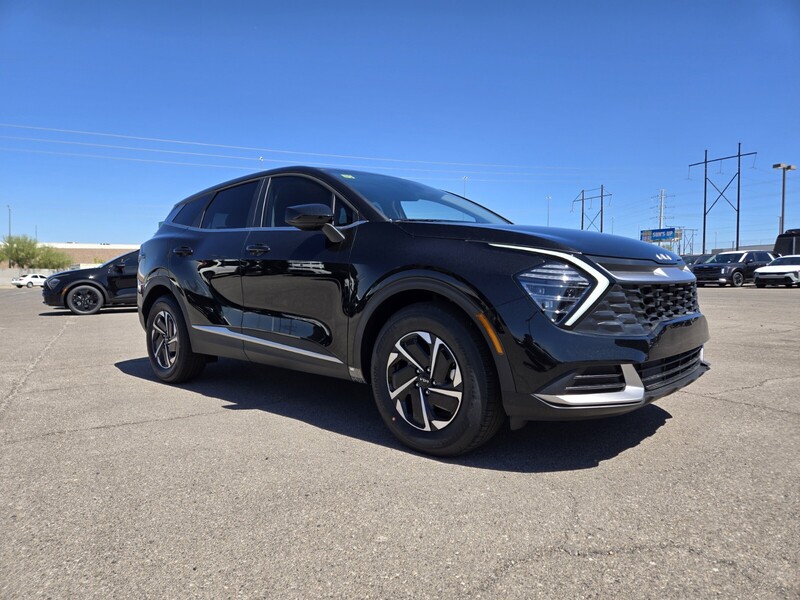 2025 Kia Sportage Hybrid LX photo 2