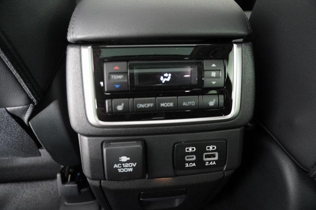 2025 Subaru Ascent Onyx Edition Touring photo 20