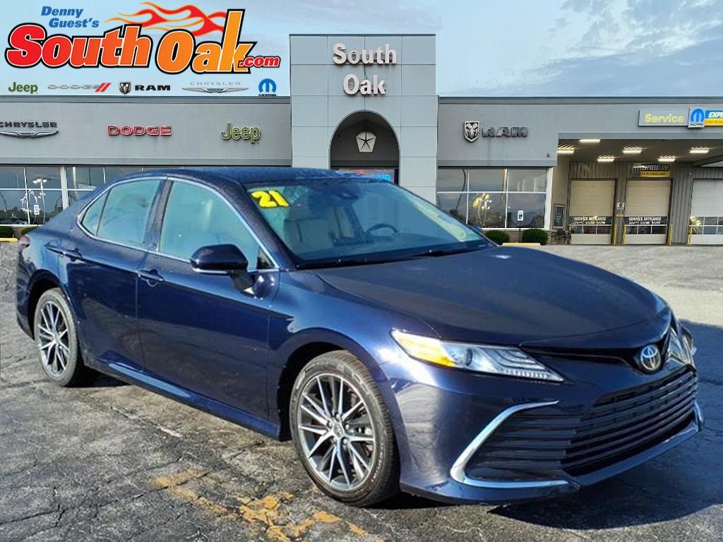 2021 Toyota Camry XLE's photo