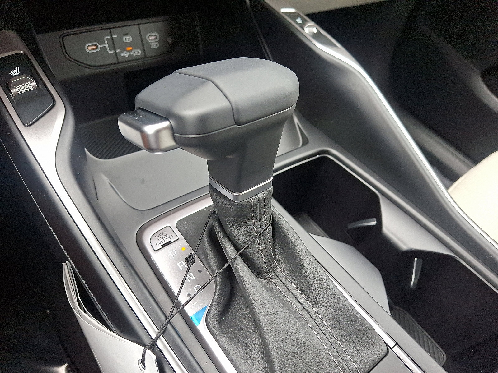 2025 Kia Sorento EX photo 6