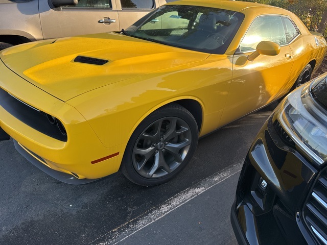 2017 Dodge Challenger SXT photo 3