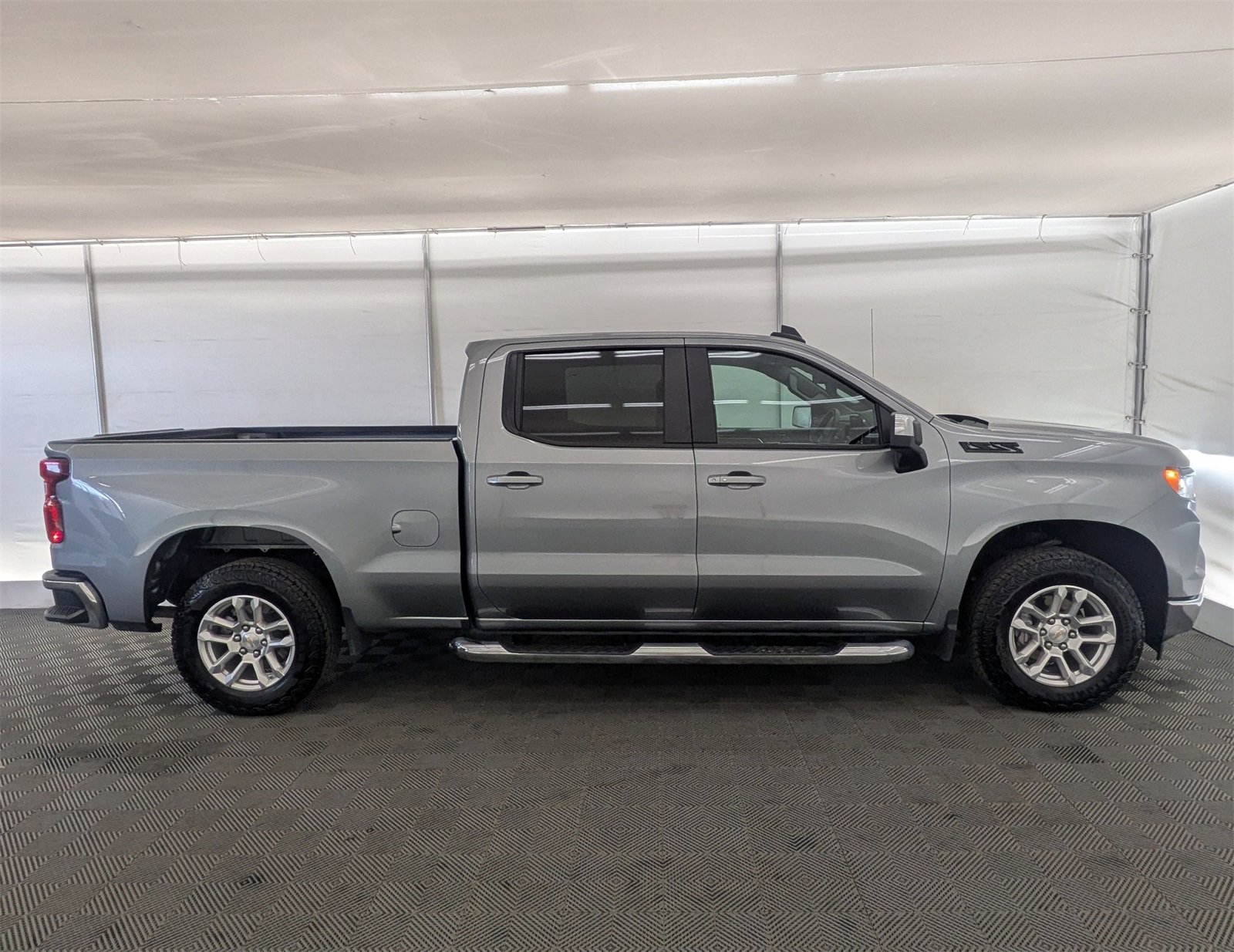 2025 Chevrolet Silverado 1500 LT photo 7