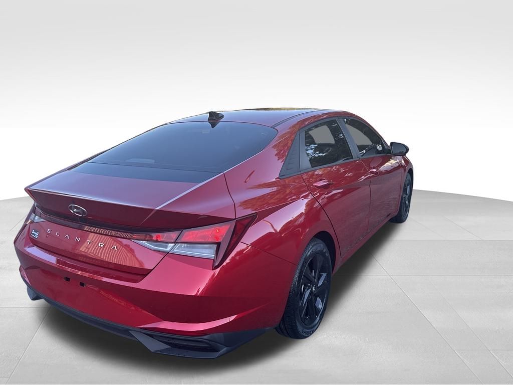 2022 Hyundai Elantra SEL Convenience photo 5