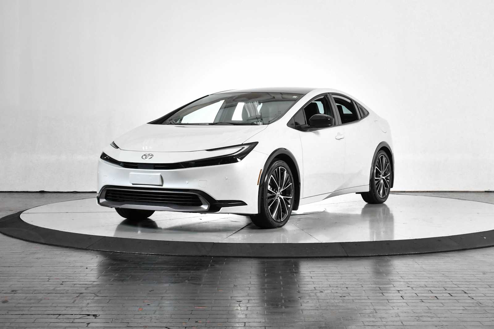 2024 Toyota Prius Limited's photo