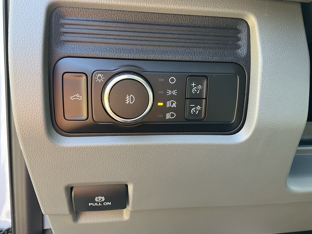 2026 Ford F-350 XL photo 4