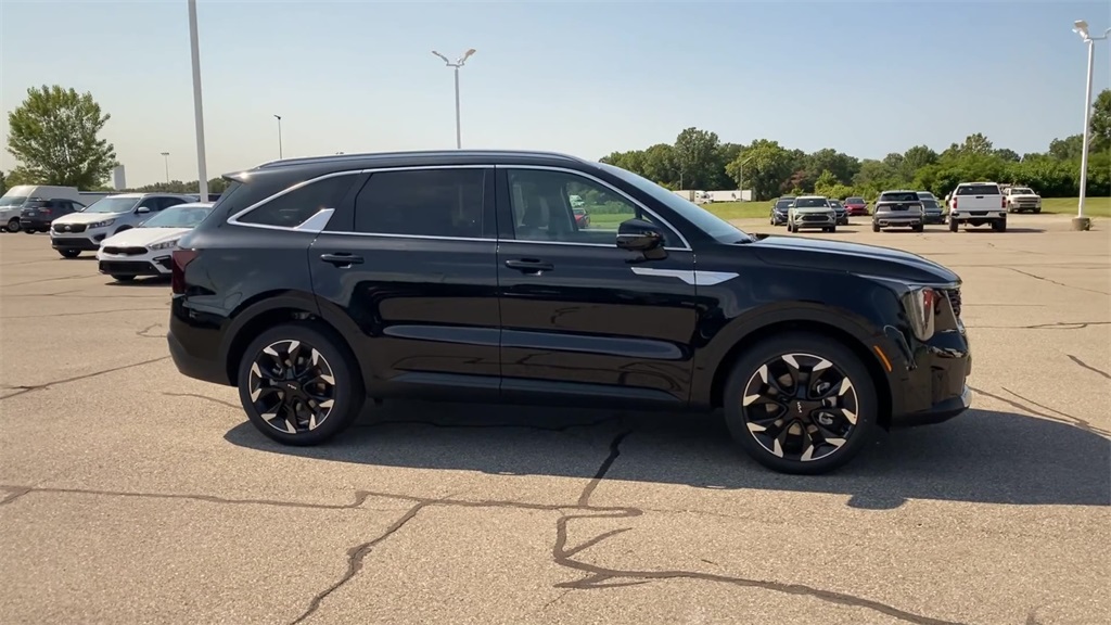 2025 Kia Sorento SX photo 23