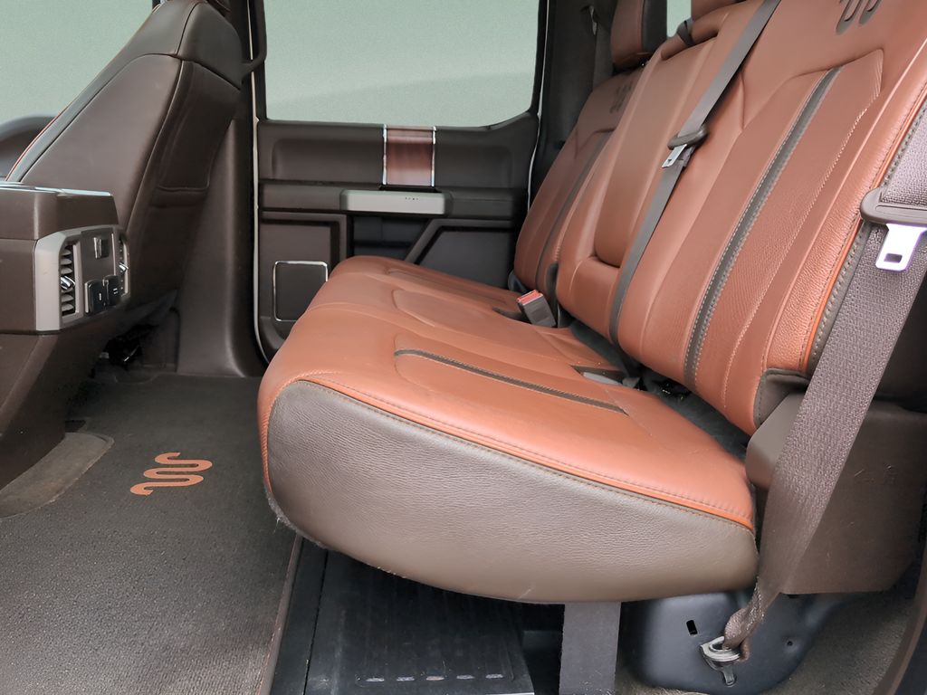 2018 Ford F-350 King Ranch photo 27